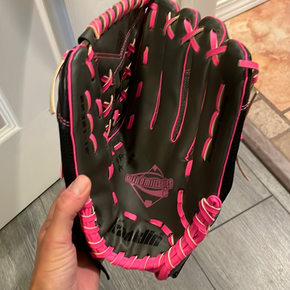 Woman baseball glove franklin windmill series
